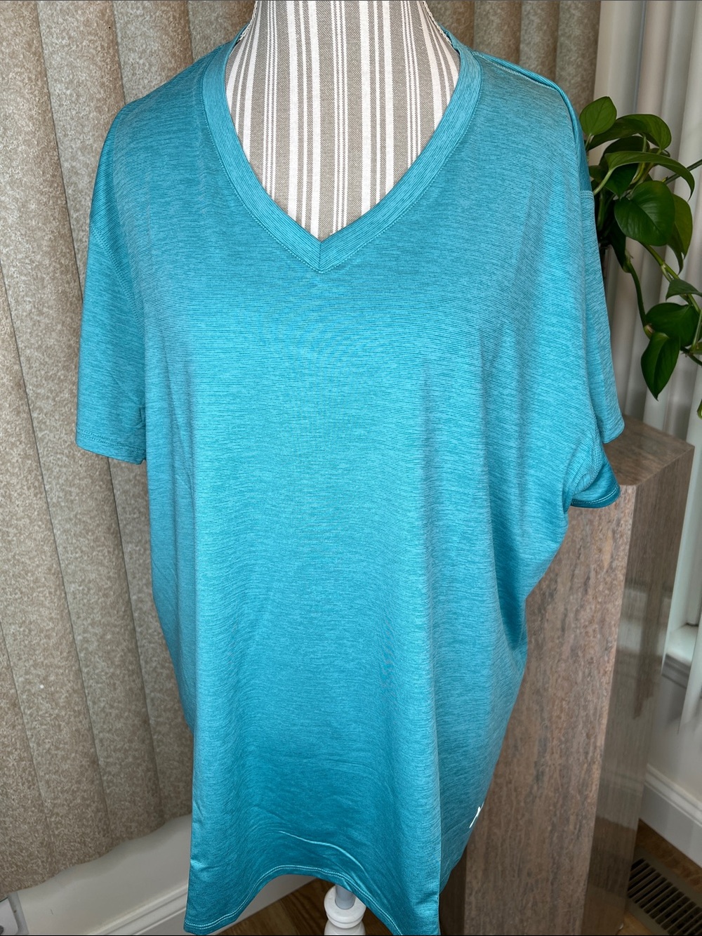NWOT Women's Arctic Cool V-Neck Short Sleeve Athletic Top in Teal, S-3XL